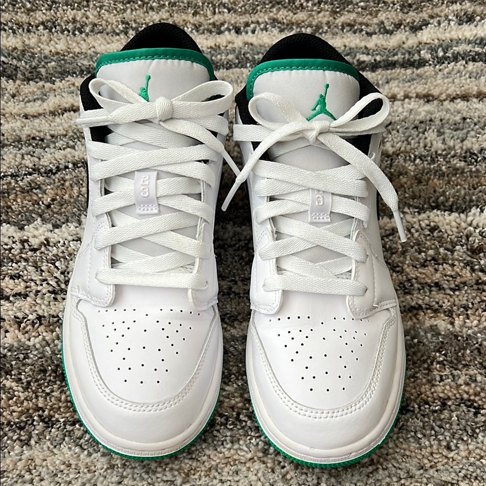 Classic White and Green Sneakers with Lace-Up Design